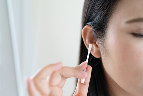 روش صحیح استفاده از گوش پاک کن
