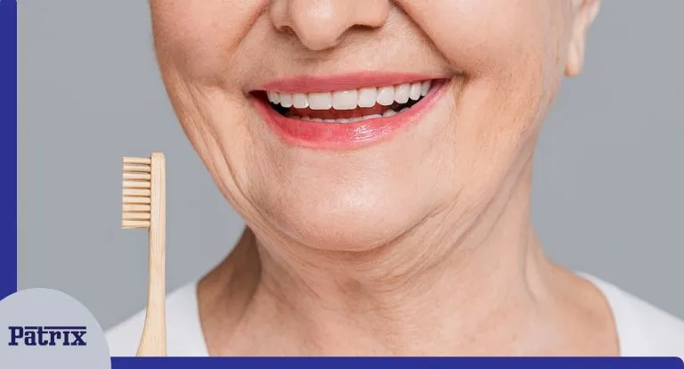بهترین روش مسواک‌زدن دندان مصنوعی
